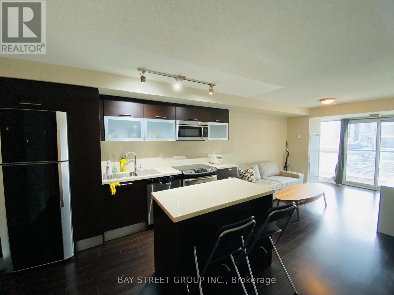 1609 - 386 Yonge Street, Toronto, Ontario  M5B 0A5 - Photo 2 - C13498658