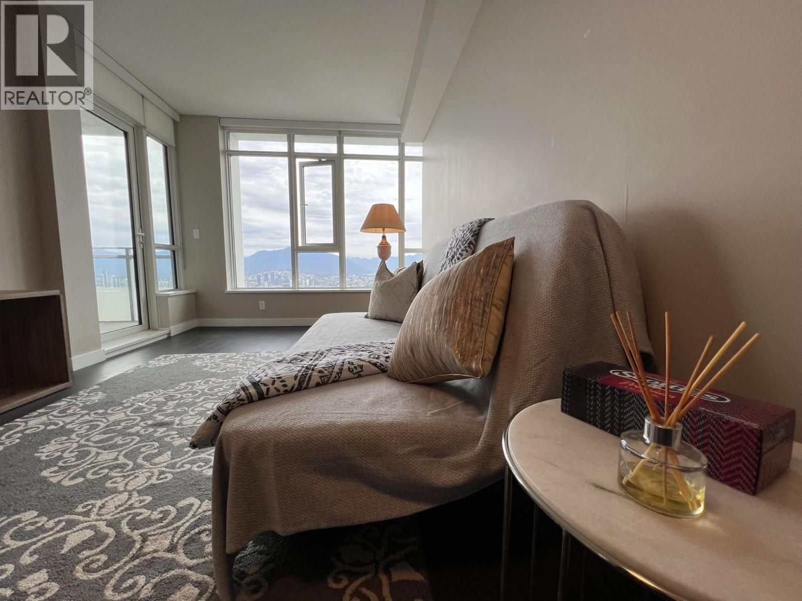 35xx 4508 Hazel St., Vancouver, British Columbia  V5H 0E4 - Photo 2 - R3140636