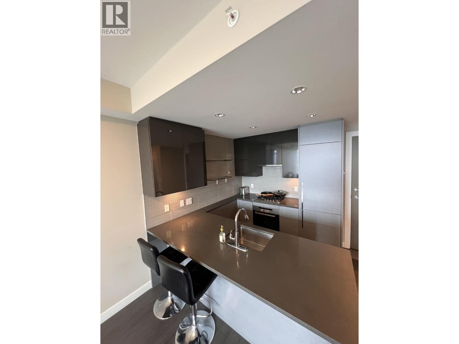 35xx 4508 Hazel St., Vancouver, British Columbia  V5H 0E4 - Photo 3 - R3140636