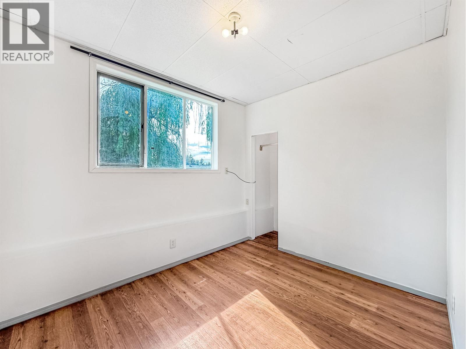 1275 N 12TH AVENUE — photo 15