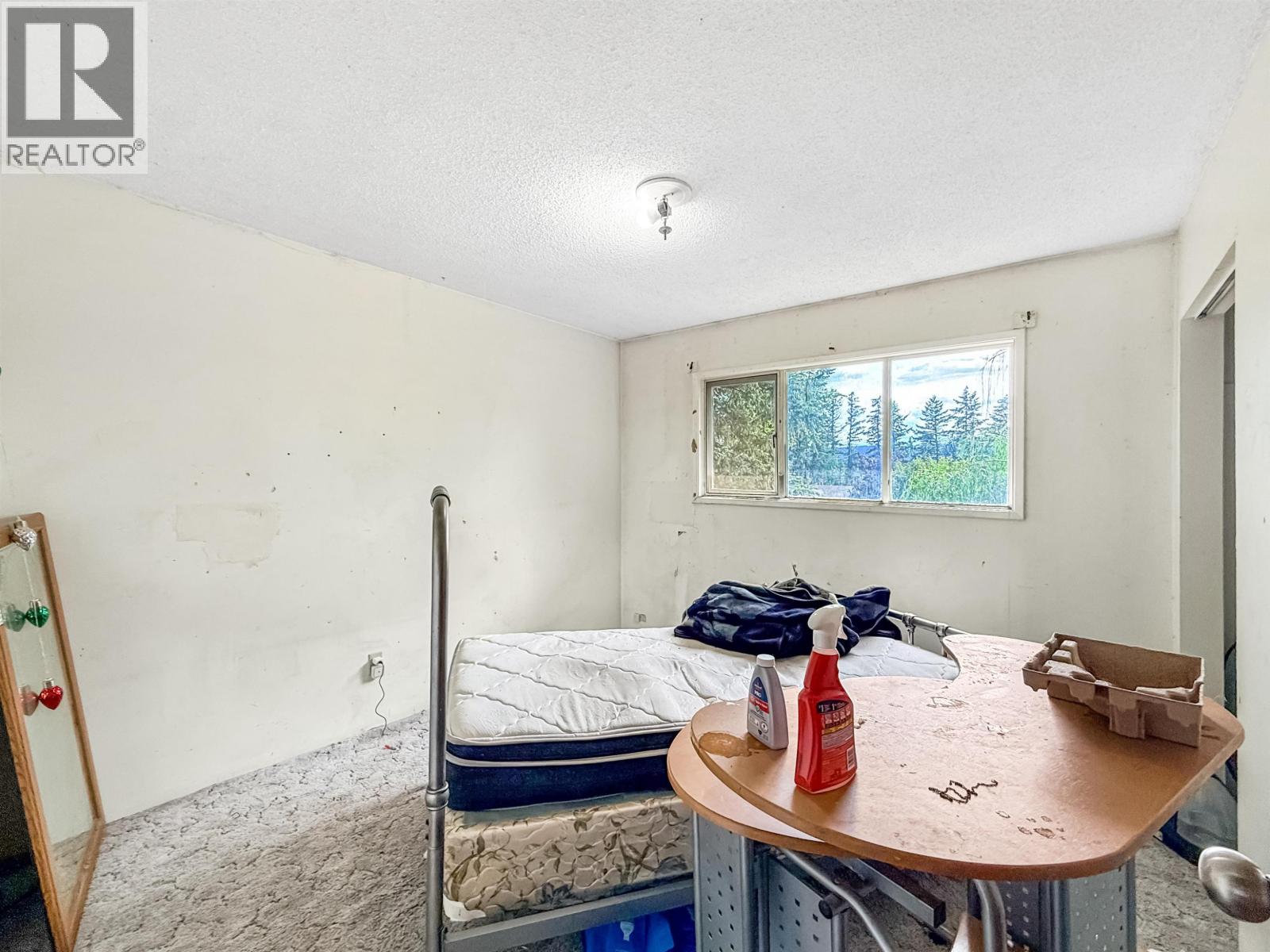 1275 N 12TH AVENUE — photo 3