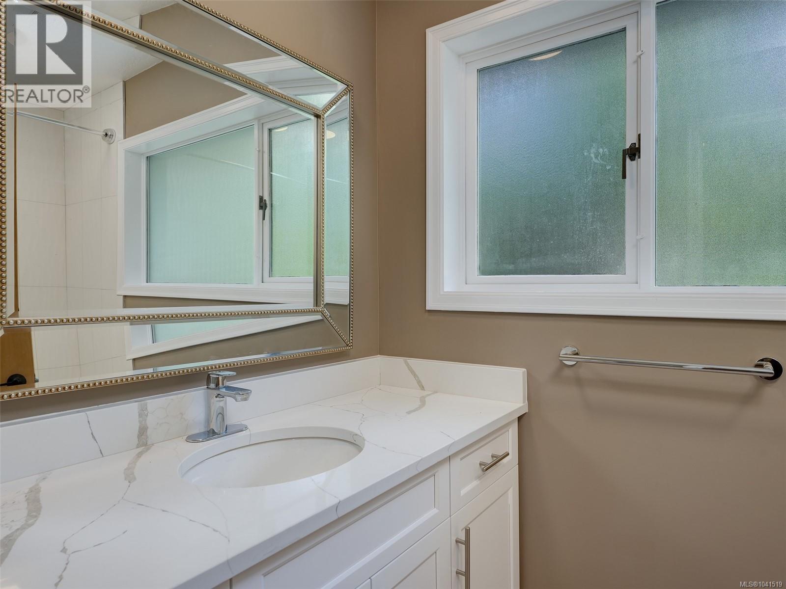 2745 Green Vale Ave, Saanich, British Columbia  V8N 1S3 - Photo 21 - 1041519