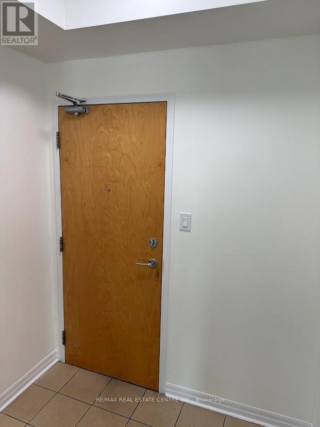 1705 - 3515 Kariya Dr Drive, Mississauga, Ontario  L5B 0C1 - Photo 4 - W13179348