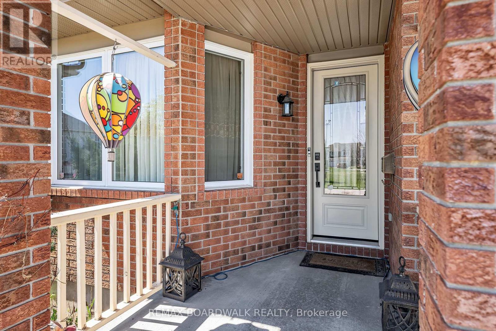 102 Mosswood Court, Ottawa, Ontario  K1V 0N6 - Photo 3 - X13498686