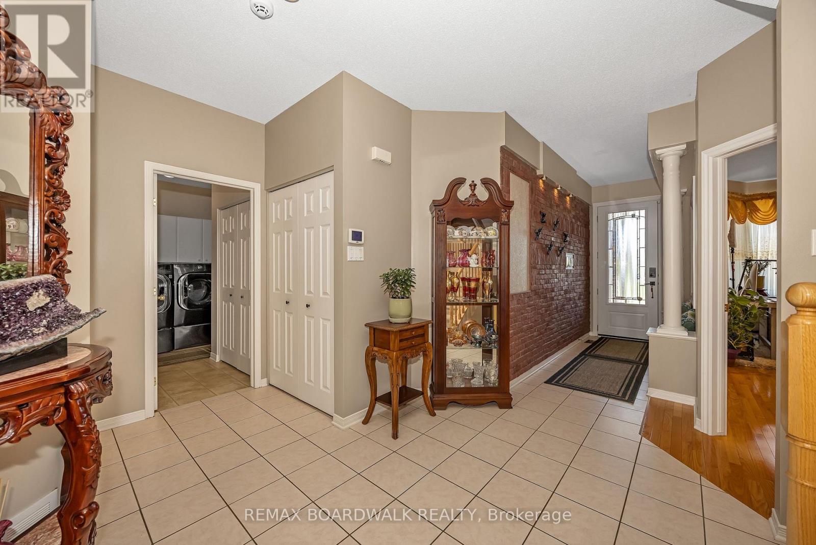 102 Mosswood Court, Ottawa, Ontario  K1V 0N6 - Photo 5 - X13498686