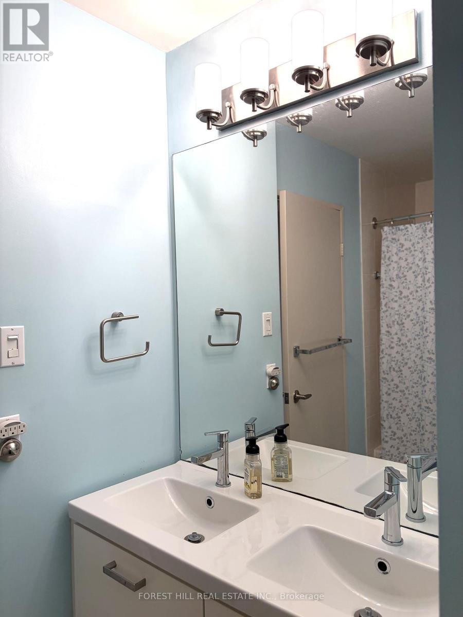 2501 - 1300 Bloor Street, Mississauga, Ontario  L4Y 3Z2 - Photo 3 - W12674274