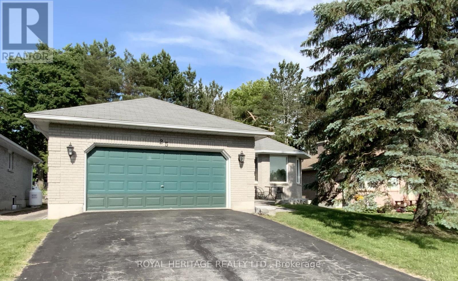 25 HILLVIEW DRIVE, Kawartha Lakes, Ontario