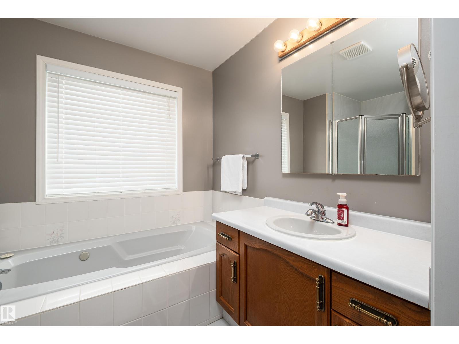 11028 11 Av NW, Edmonton, Alberta  T6J 6M9 - Photo 30 - E4496165
