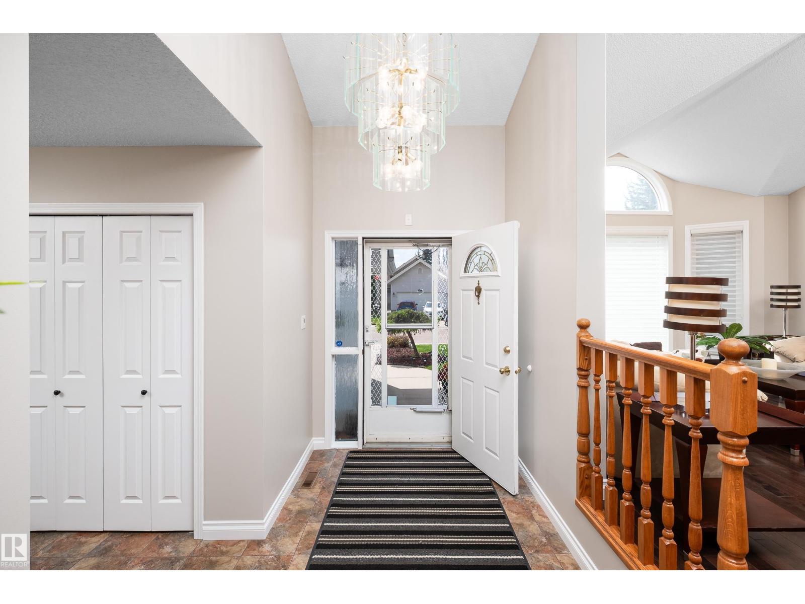 11028 11 Av NW, Edmonton, Alberta  T6J 6M9 - Photo 5 - E4496165