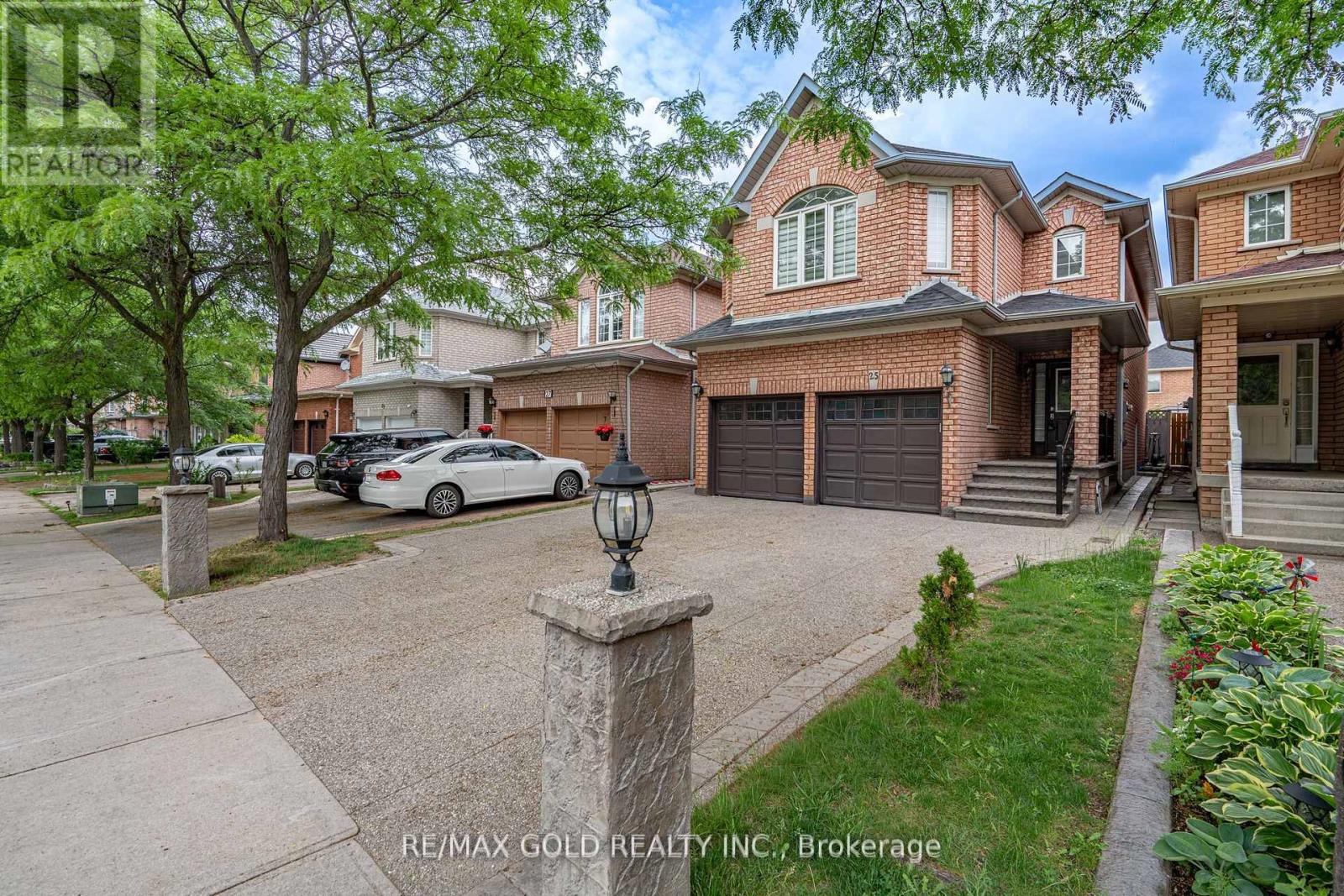 25 GOLDEN EAGLE ROAD, Brampton, Ontario