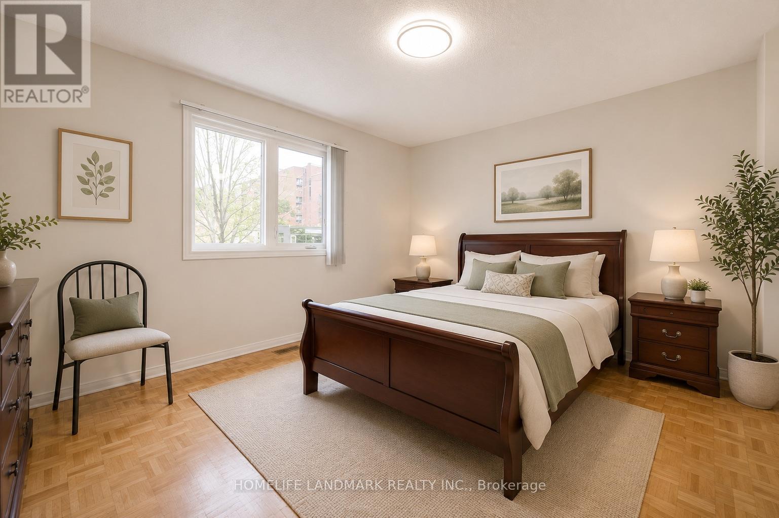 25 Warner Avenue, Toronto, Ontario  M4A 2X1 - Photo 16 - C13498654