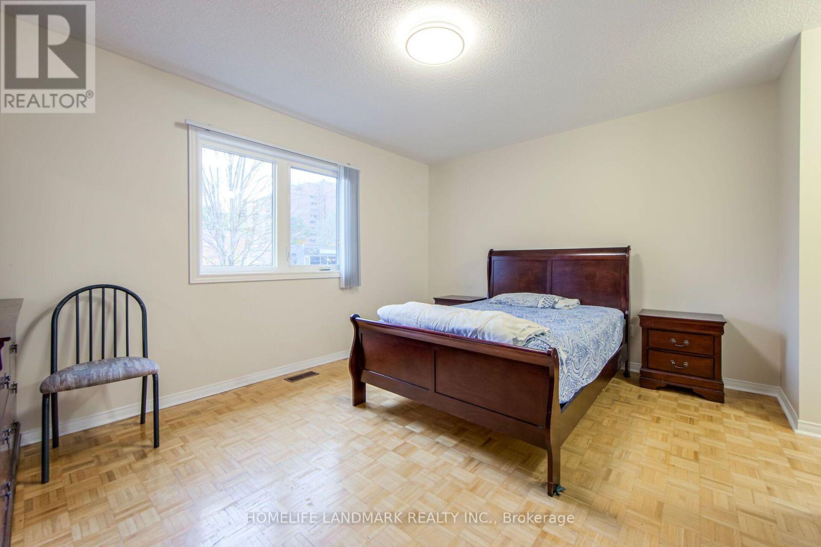 25 Warner Avenue, Toronto, Ontario  M4A 2X1 - Photo 15 - C13498654