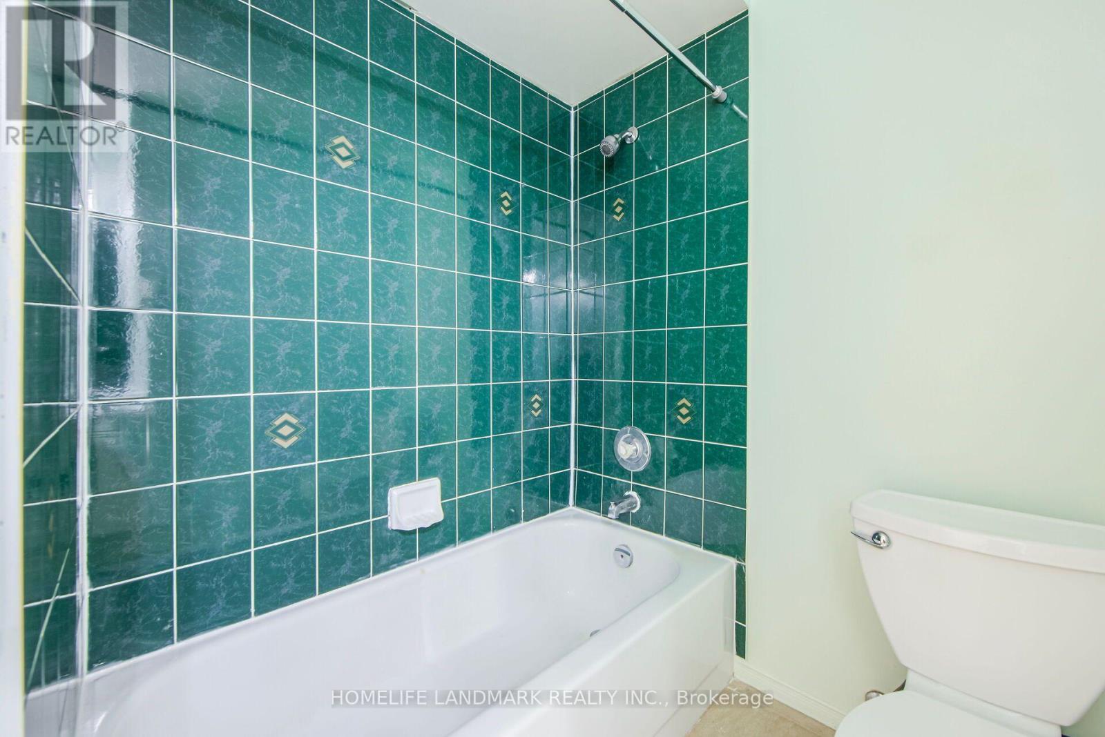 25 Warner Avenue, Toronto, Ontario  M4A 2X1 - Photo 29 - C13498654