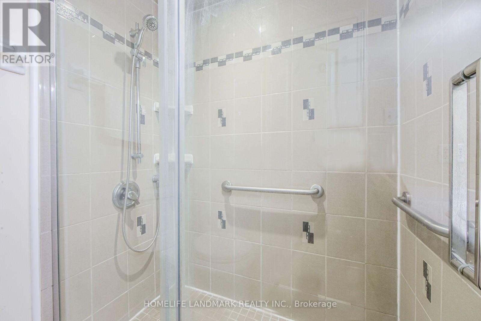 25 Warner Avenue, Toronto, Ontario  M4A 2X1 - Photo 21 - C13498654