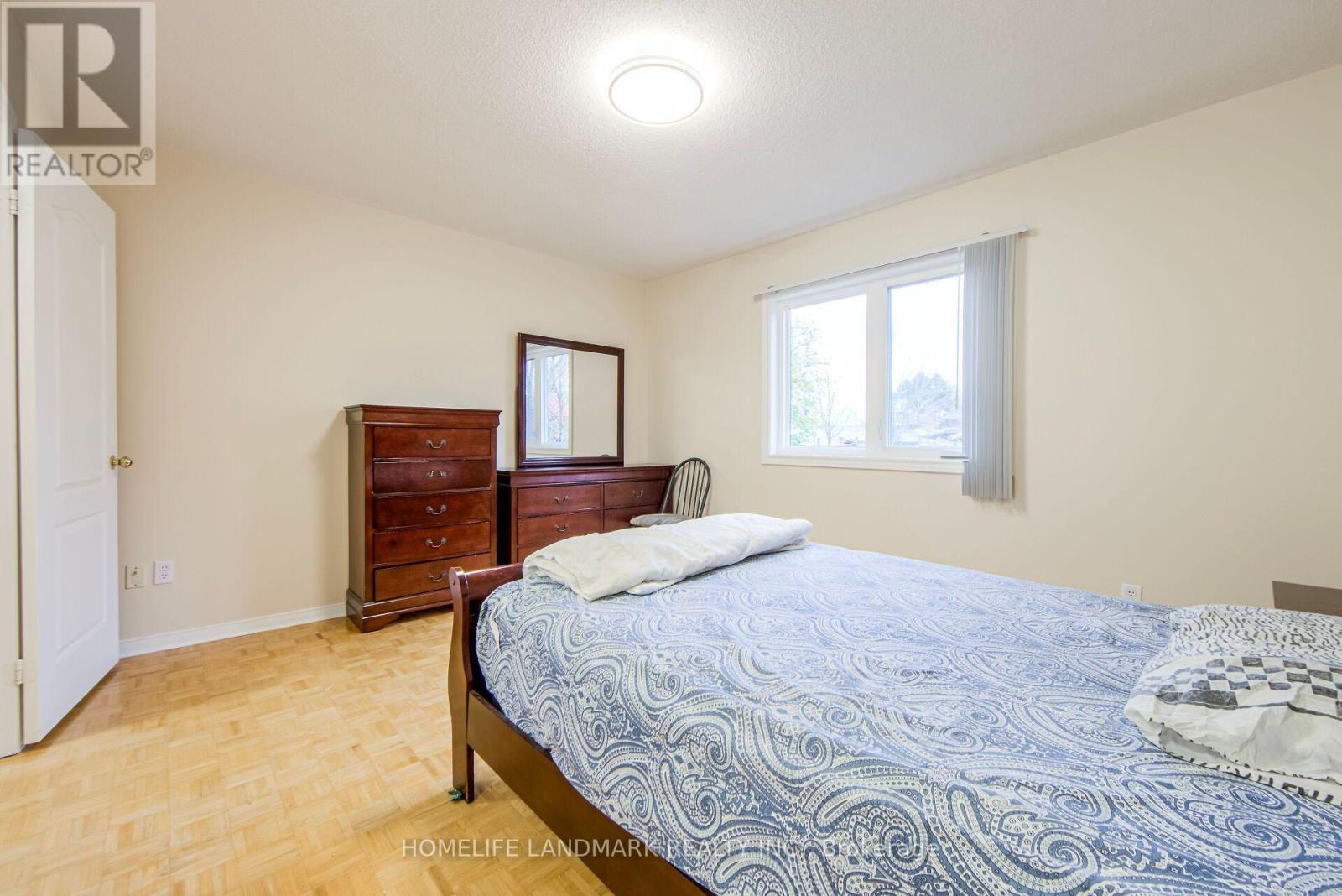 25 Warner Avenue, Toronto, Ontario  M4A 2X1 - Photo 19 - C13498654