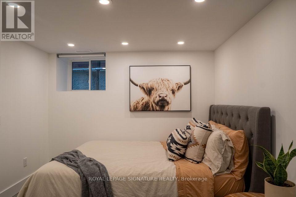 Lower - 166 Oakmount Road, Toronto, Ontario  M6P 2N9 - Photo 19 - W13464424