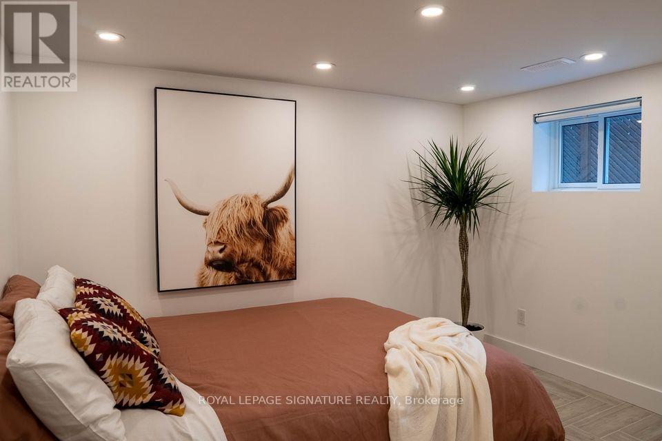 Lower - 166 Oakmount Road, Toronto, Ontario  M6P 2N9 - Photo 10 - W13464424