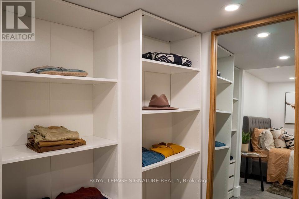 Lower - 166 Oakmount Road, Toronto, Ontario  M6P 2N9 - Photo 18 - W13464424