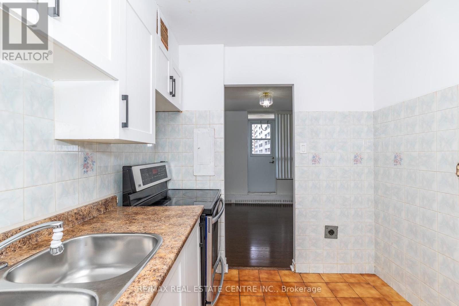 1009 - 3390 Weston Road, Toronto, Ontario  M9M 2X3 - Photo 12 - W13469868