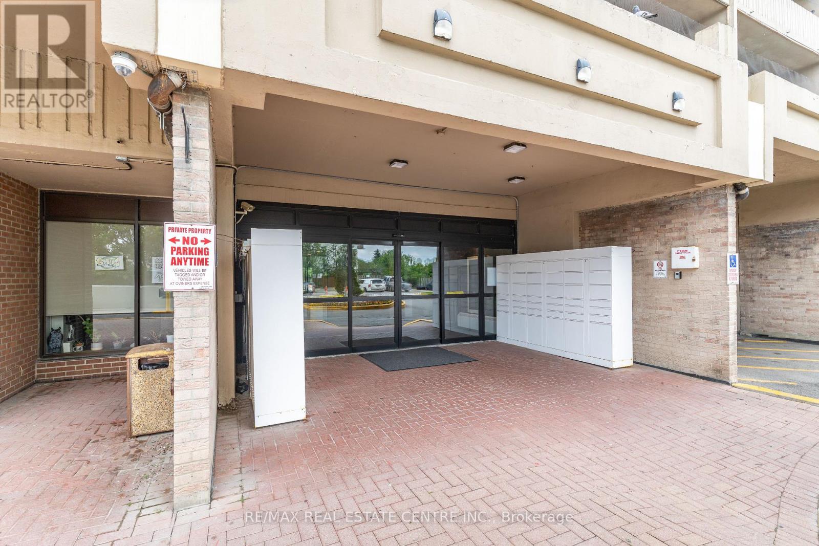 1009 - 3390 Weston Road, Toronto, Ontario  M9M 2X3 - Photo 2 - W13469868