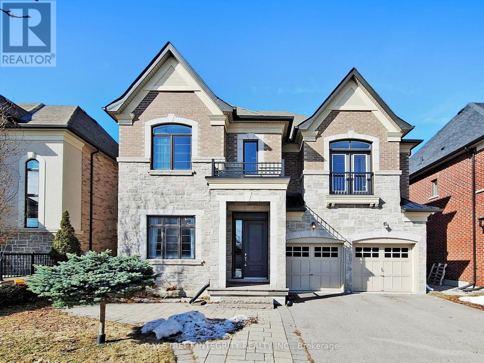 57 STRAWBRIDGE FARM DRIVE, Aurora, Ontario
