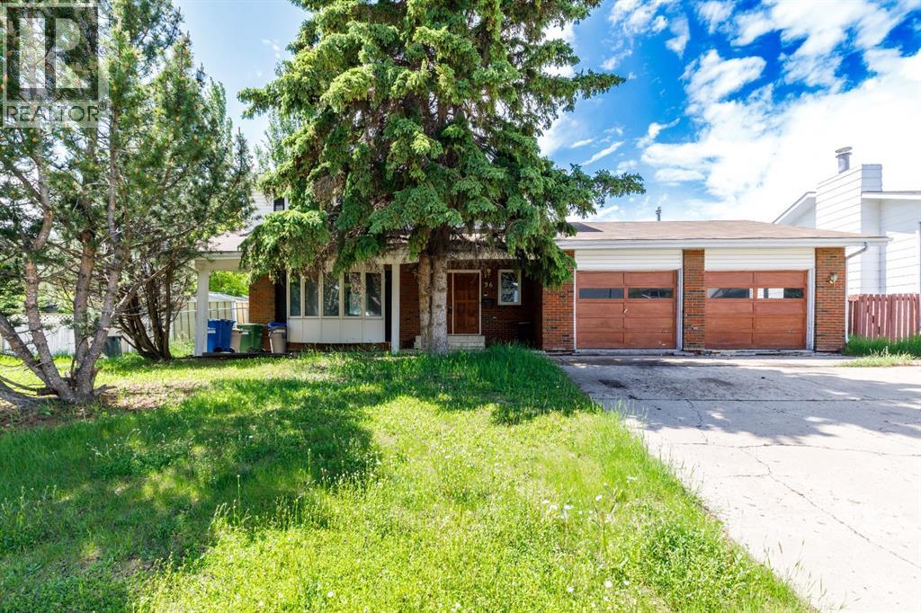 36 Asmundsen Avenue, Red Deer, Alberta  T4R 1E9 - Photo 2 - A2324538