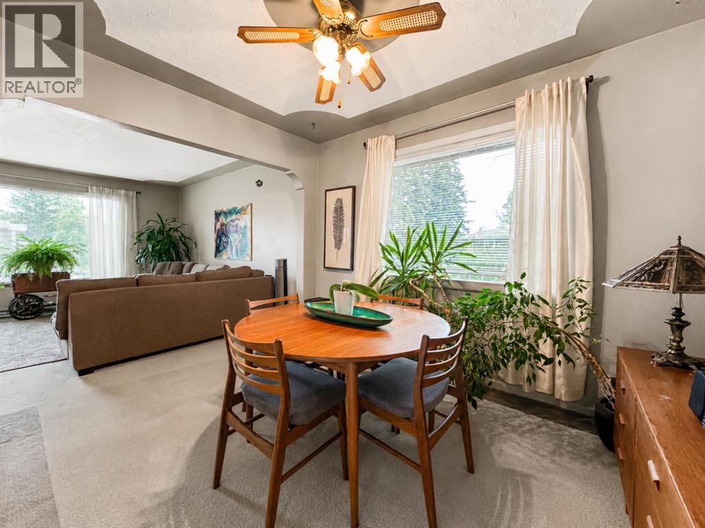 2115 Halifax Crescent NW, Calgary, Alberta  T2M 4C8 - Photo 5 - A2319603
