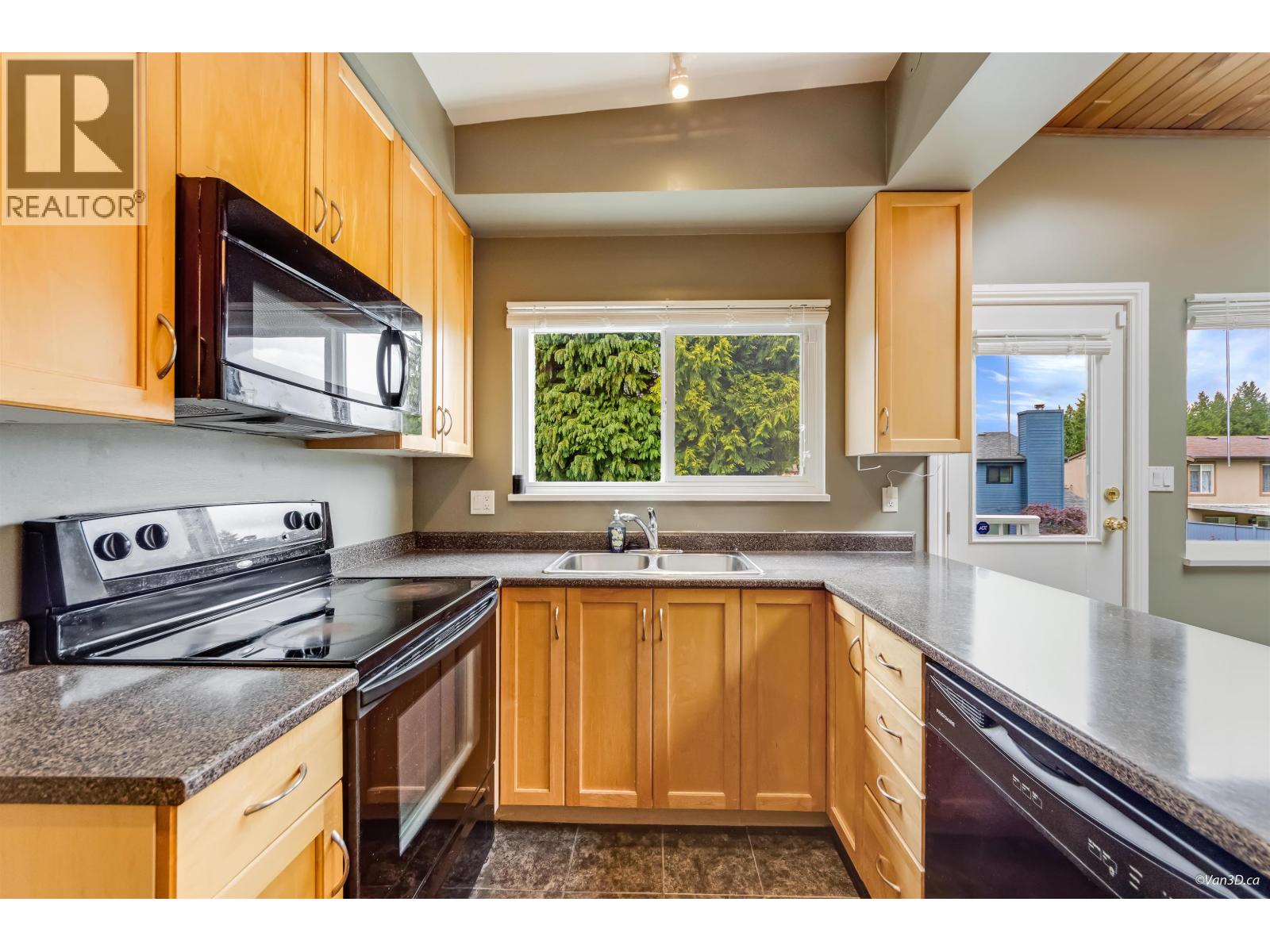 1066 Bernard Place, Port Coquitlam, British Columbia  V3B 1W8 - Photo 23 - R3127791