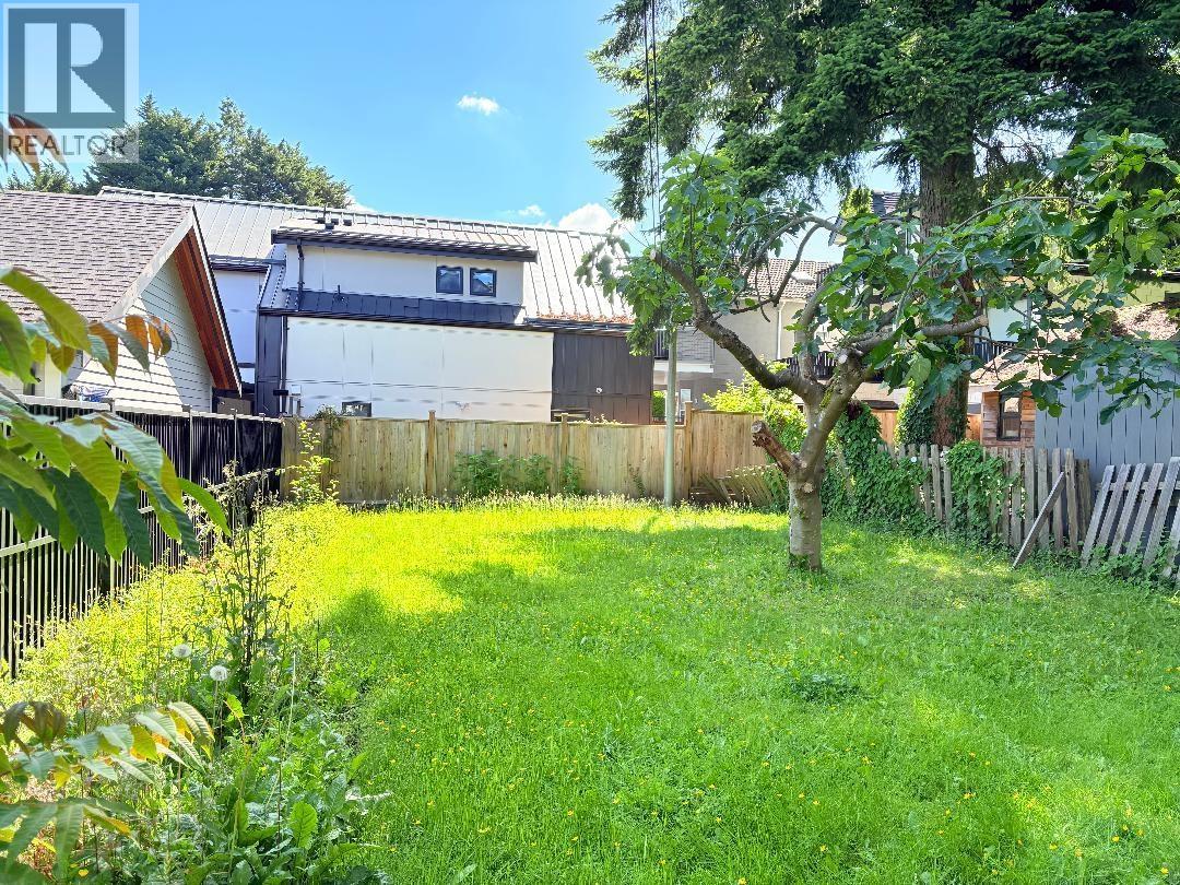 3034 Glen Drive, Vancouver, British Columbia  V5T 4C1 - Photo 4 - R3134645