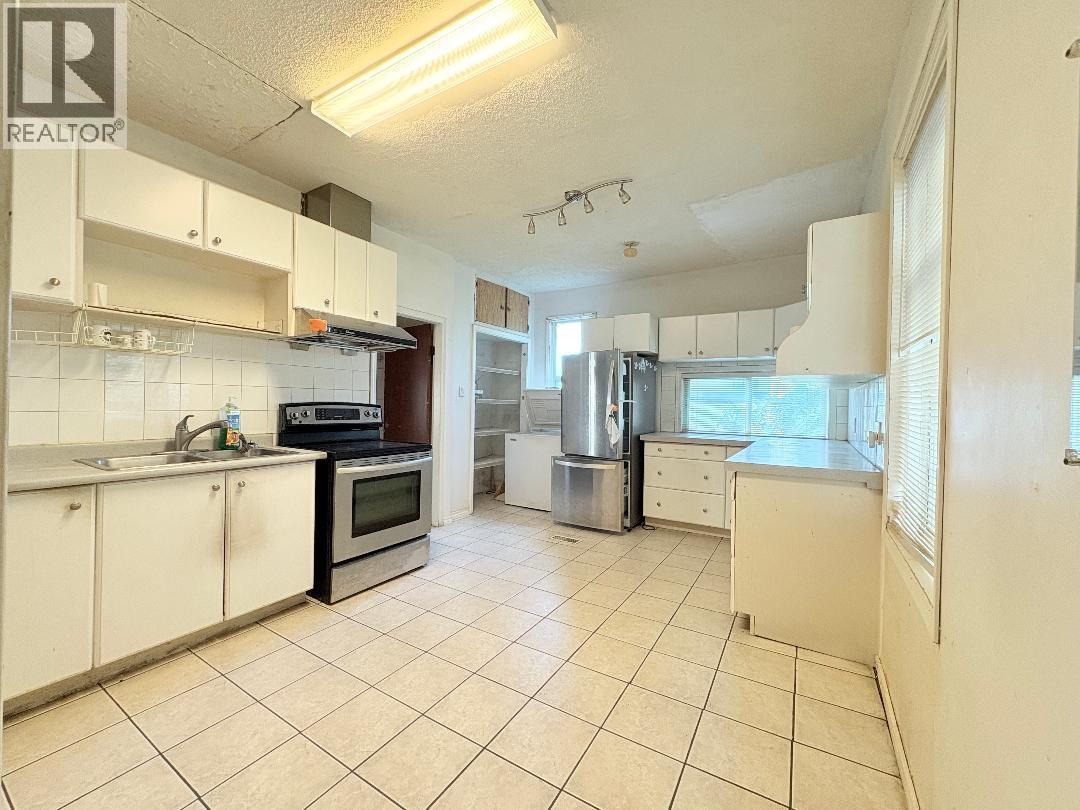 3034 Glen Drive, Vancouver, British Columbia  V5T 4C1 - Photo 8 - R3134645