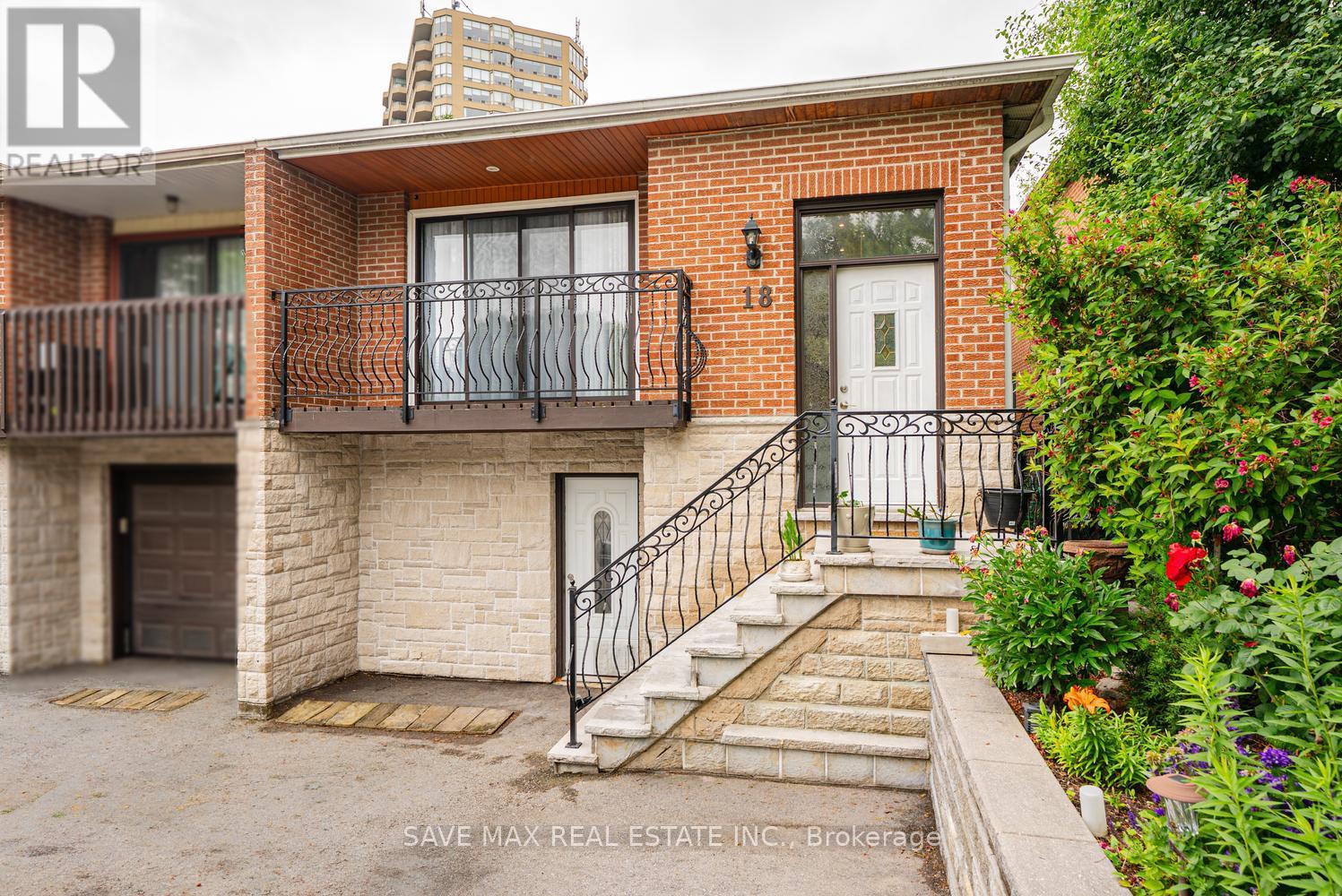 18 Levitt Court, Toronto, Ontario  M2R 3P9 - Photo 2 - C13498900