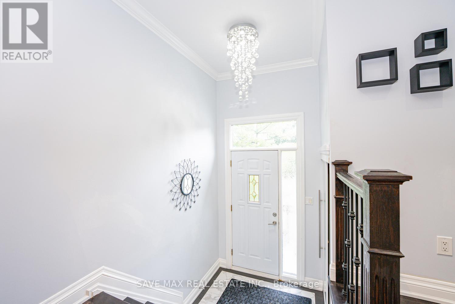 18 Levitt Court, Toronto, Ontario  M2R 3P9 - Photo 4 - C13498900
