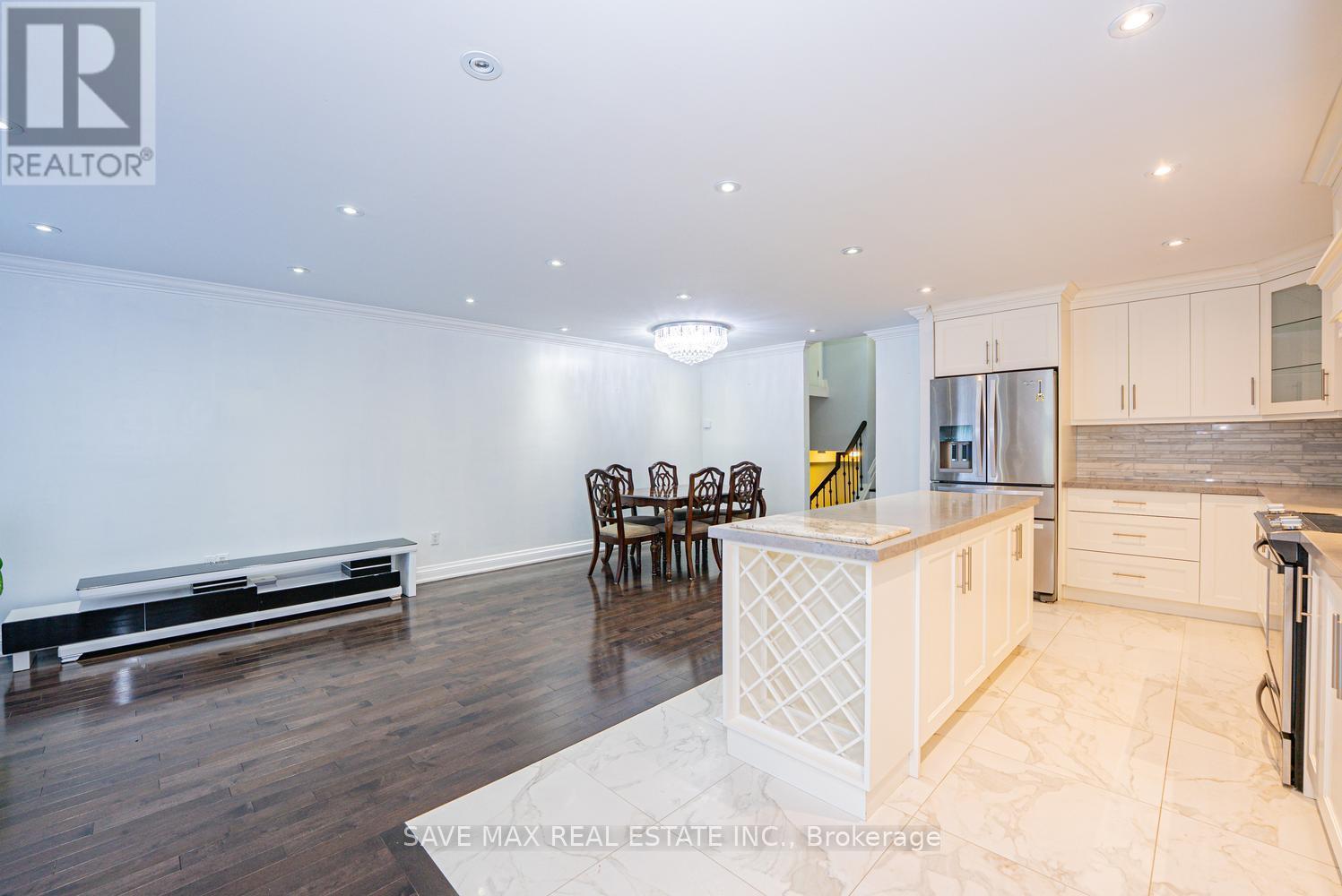 18 Levitt Court, Toronto, Ontario  M2R 3P9 - Photo 7 - C13498900