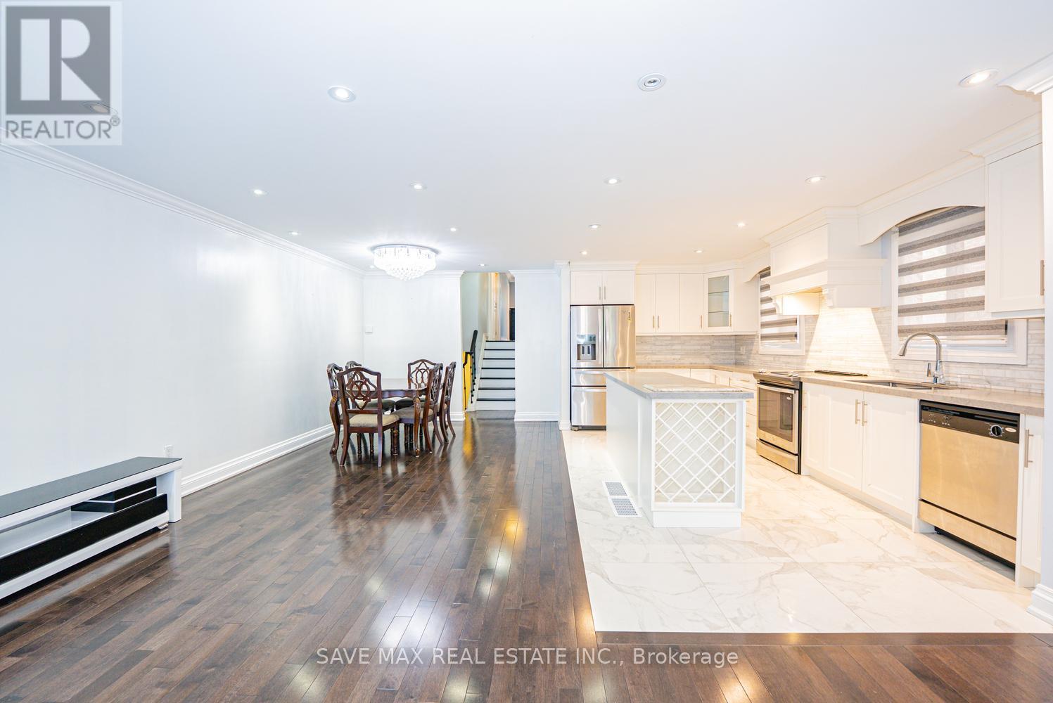 18 Levitt Court, Toronto, Ontario  M2R 3P9 - Photo 8 - C13498900