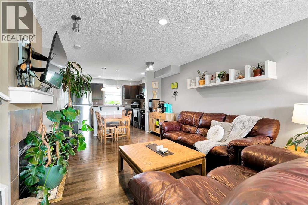 169 Country Village Manor Ne, Calgary, Alberta T3K 0L6 - Photo 2 - A2319572