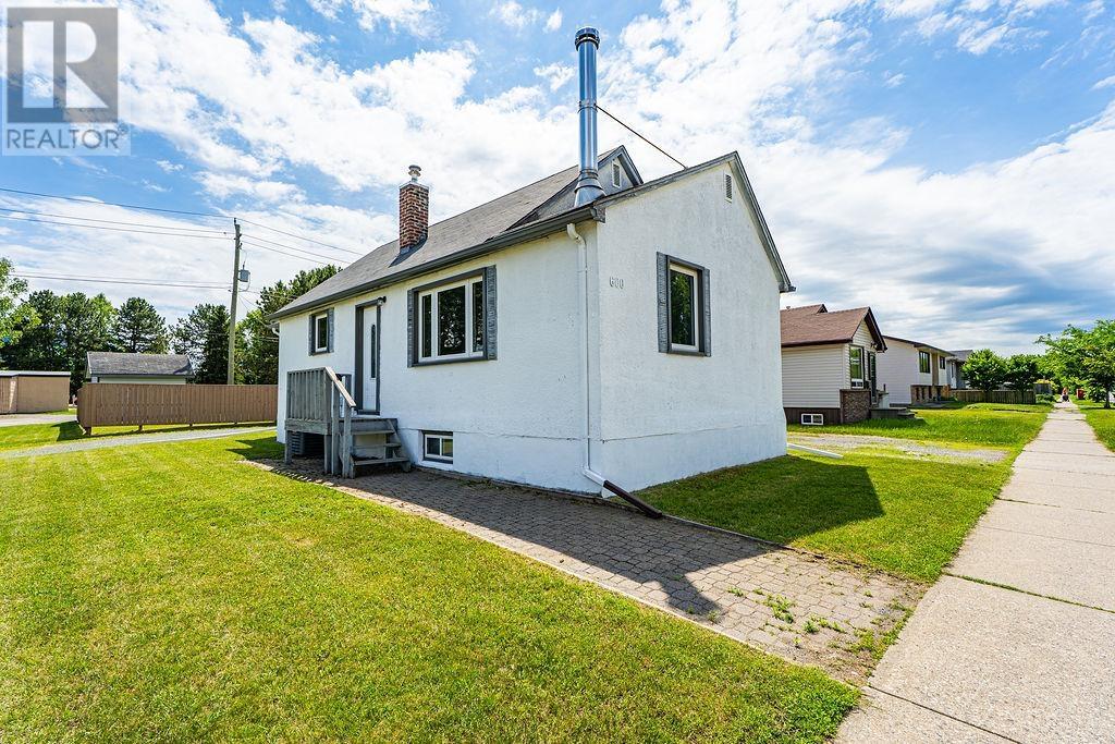 600 Mary St. W., Thunder Bay, Ontario  P7E 4L4 - Photo 3 - TB2601687
