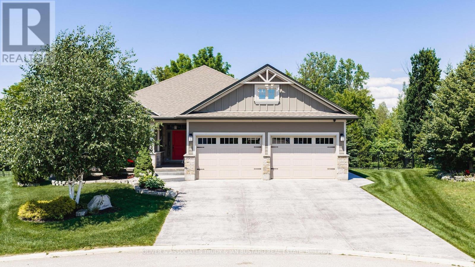 46 Erin Place, Lambton Shores, Ontario  N0M 1T0 - Photo 2 - X12962932