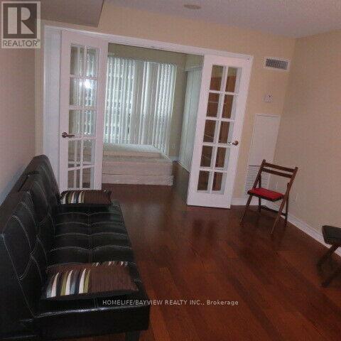 1207 - 763 Bay Street, Toronto, Ontario  M5G 2R3 - Photo 2 - C13498948