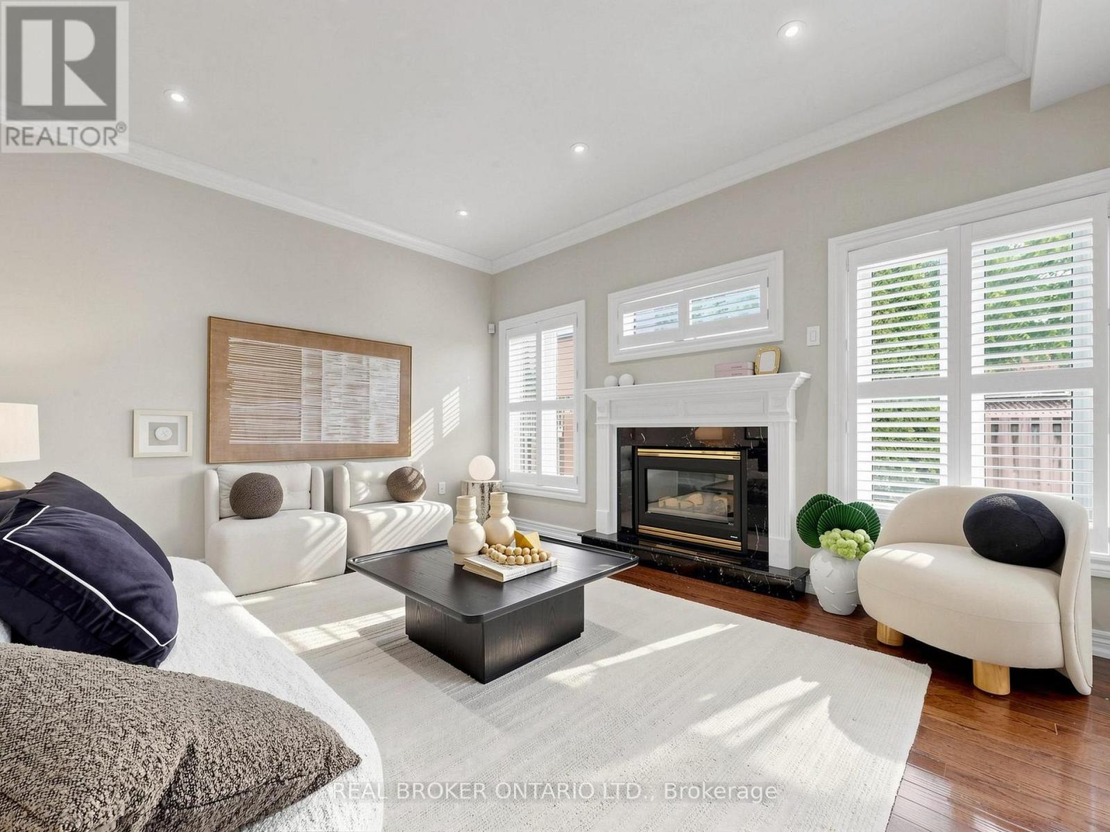 20 Yoho Avenue, Richmond Hill, Ontario  L4S 2J2 - Photo 4 - N13494878