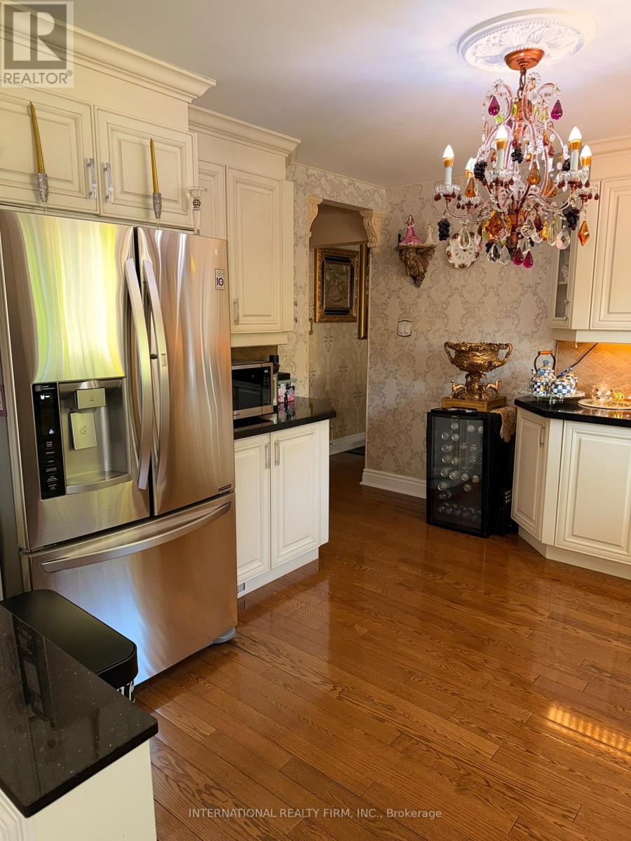 2910 Oka Road, Mississauga, Ontario  L5N 1W9 - Photo 4 - W12629026