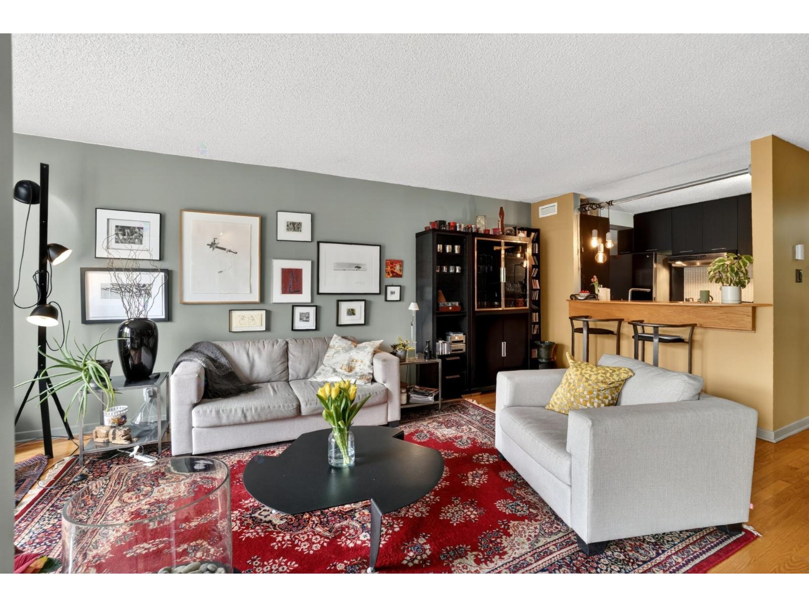 5111 Rue Jeanne-Mance Montréal (Le Plateau-Mont-Royal) Quebec Canada H2V4K2 4