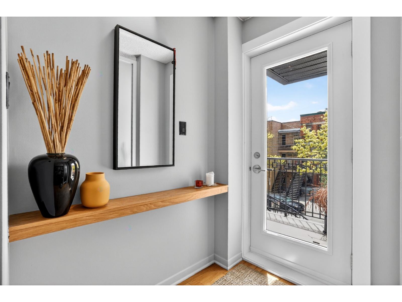 5111 Rue Jeanne-Mance Montréal (Le Plateau-Mont-Royal) Quebec Canada H2V4K2 3