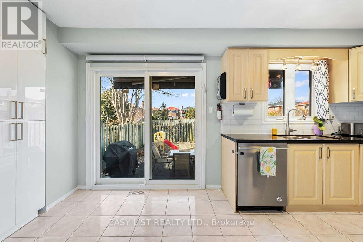 109 Whitney Place, Vaughan, Ontario  L4J 6V6 - Photo 7 - N13498996