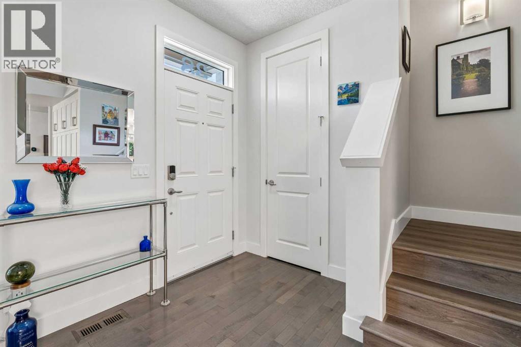 38 Victoria Cross Boulevard Sw, Calgary, Alberta  T3E 7V2 - Photo 4 - A2323647