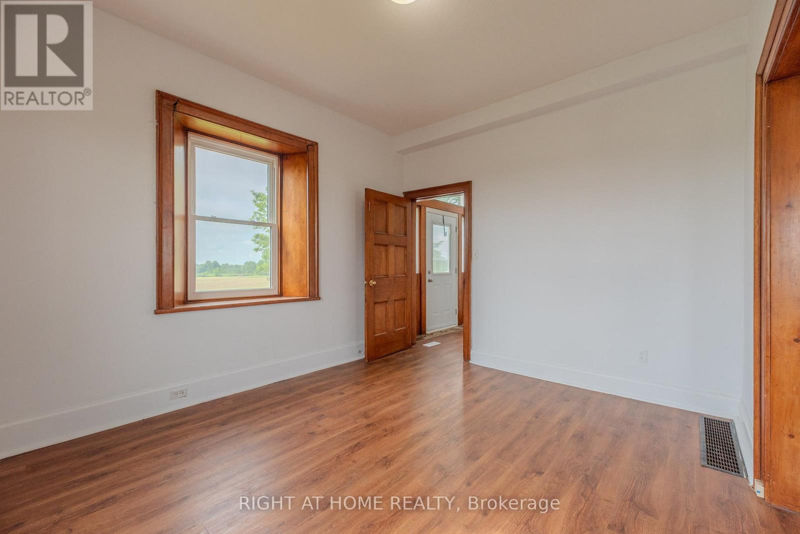 919 Safari Road, Hamilton, Ontario  L8B 1A4 - Photo 4 - X13498970