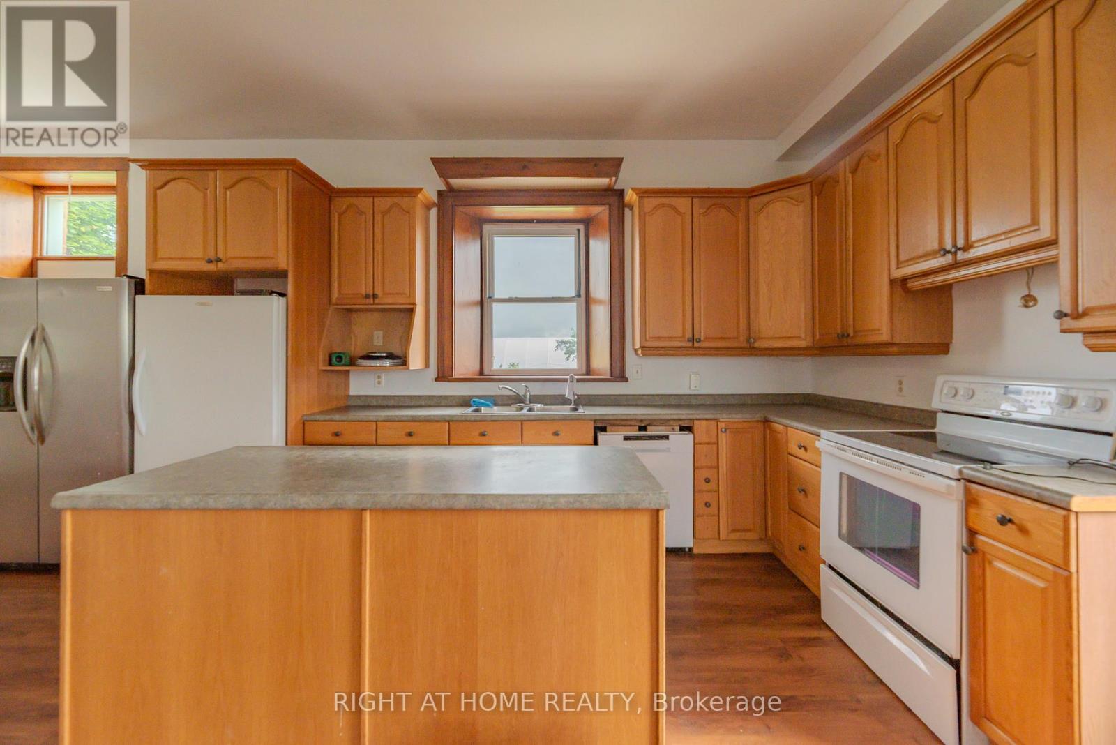 919 Safari Road, Hamilton, Ontario  L8B 1A4 - Photo 5 - X13498970