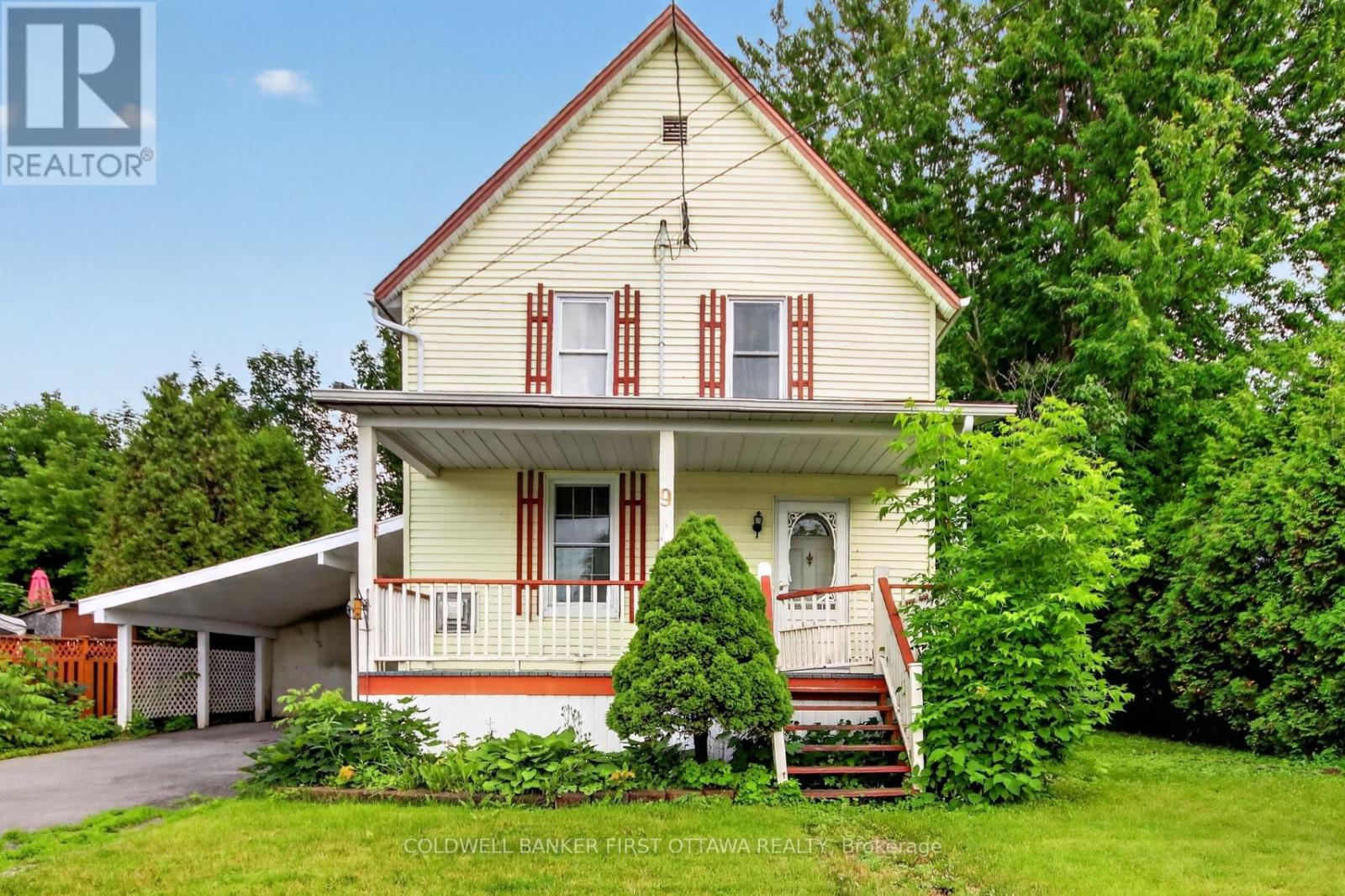 9 MAUD STREET, South Dundas, Ontario