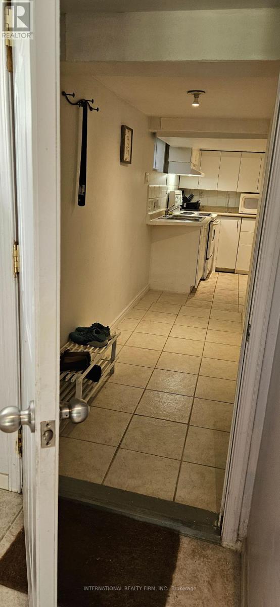 95 Byng Avenue S, Toronto, Ontario  M2N 4K5 - Photo 4 - C13498982