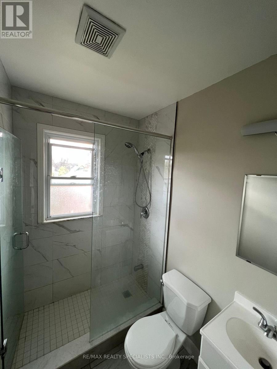 2 - 2006 Maplewood Drive, Burlington, Ontario  L7R 2C4 - Photo 7 - W13496766