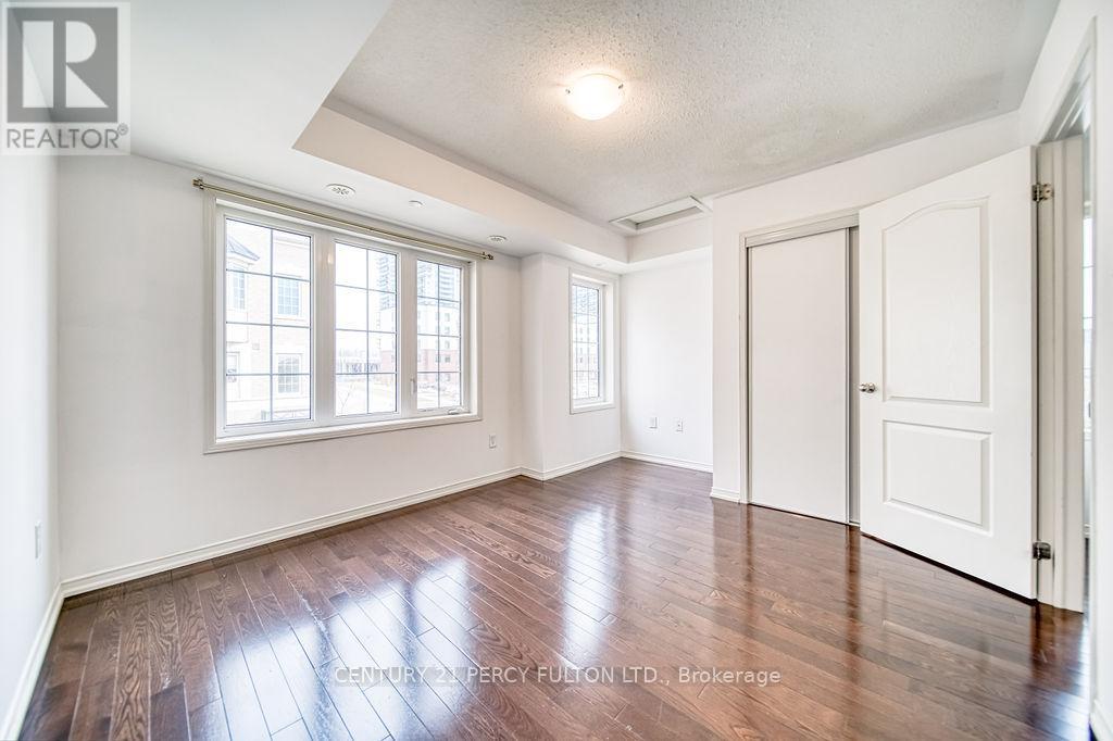 125 - 80 Sarita Path, Oshawa, Ontario  L1L 0K7 - Photo 2 - E13499010